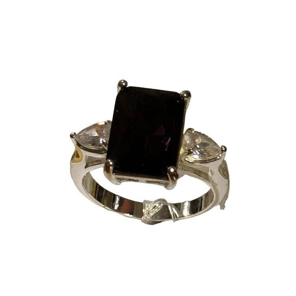 NWT Charter Club Emerald Cut Crystal Ring in Silver Plate, size 9 - Picture 2 of 9